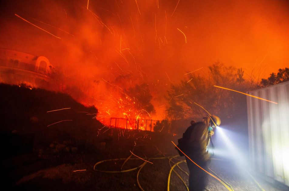 Franklin Fire in Malibu scorches over 4,000 acres, firefighters get containment up to 20%