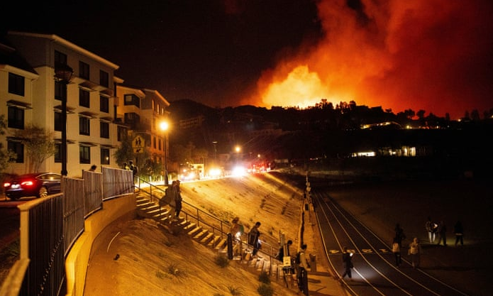 Malibu wildfire forces celebrities to flee luxury homes as devastation spreads