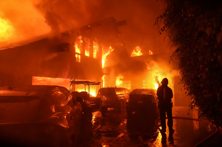 Franklin Fire: Homes burn in Malibu wildfire; firefighters battle wind-driven blaze, mass evacuations ordered