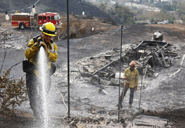 A small unit of volunteers helped fight Malibu’s Franklin Fire, here’s how they did it