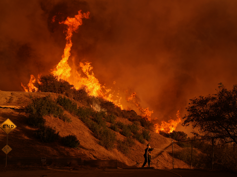 Los Angeles Wildfires Day 12: Authorities Warn of Worsening Conditions This Weekend