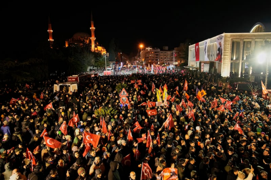 Thousands rally in Istanbul as Erdogan issues warning against protests over Mayor’s arrest